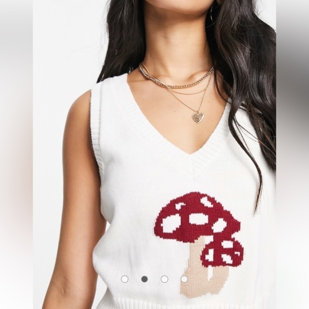 🍄 NWOT Hollister 100% Cotton Mushroom Vest, Tank, Top, Sweater Fairycore